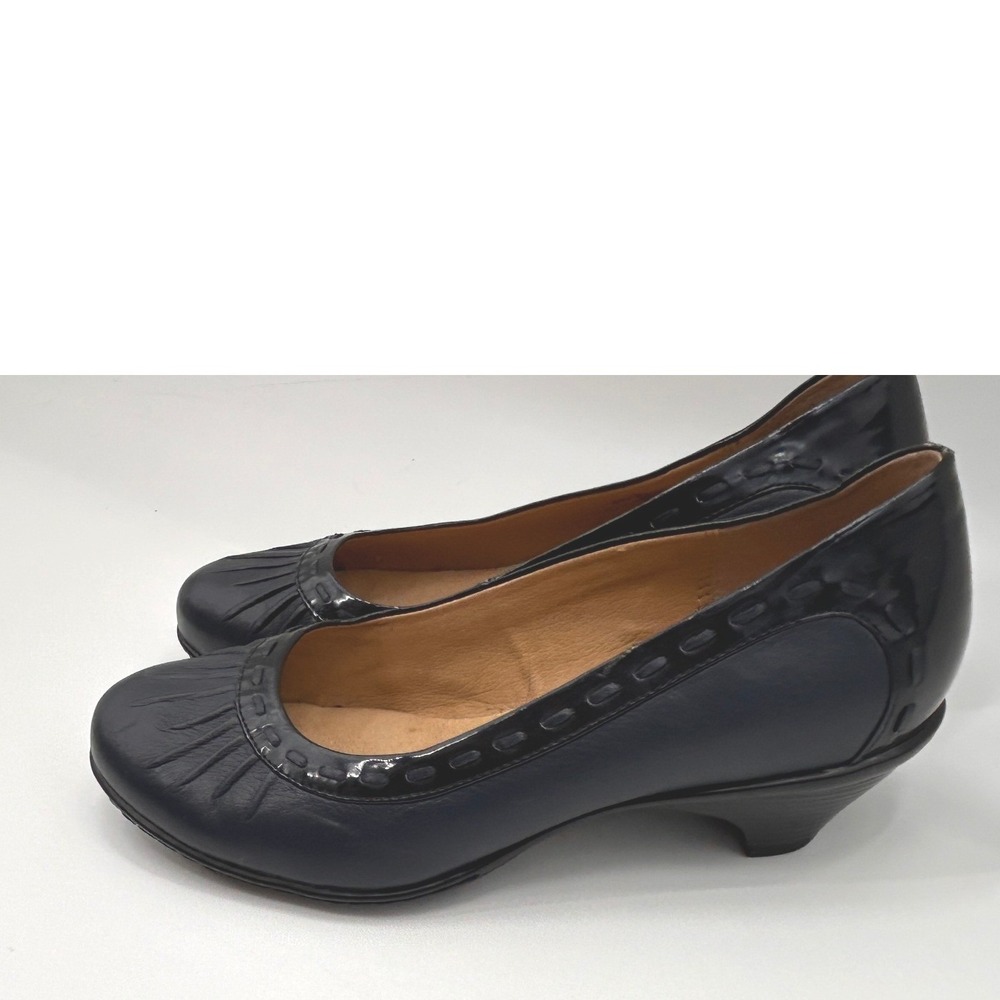 Softspots Leather Comfort Pumps Wide Width 6.5WW Low Heel Shoes Navy Blue